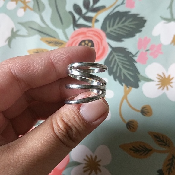 Size 7 silver multilayered ring - Picture 2 of 4